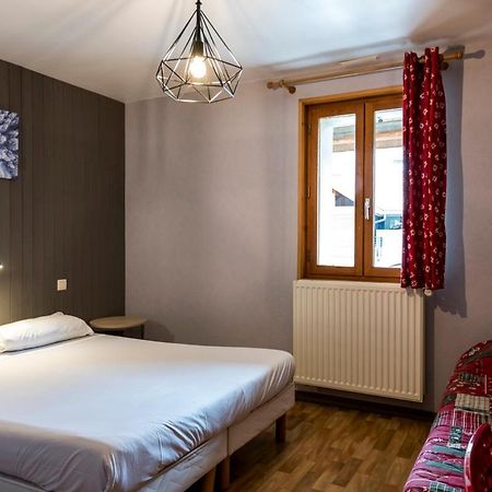 Hotel Le Charmagit La Roche-sur-Foron Esterno foto